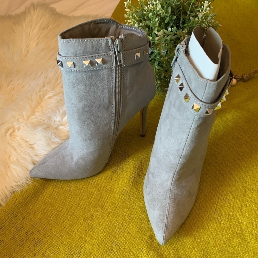 Olivia ankle Bootie